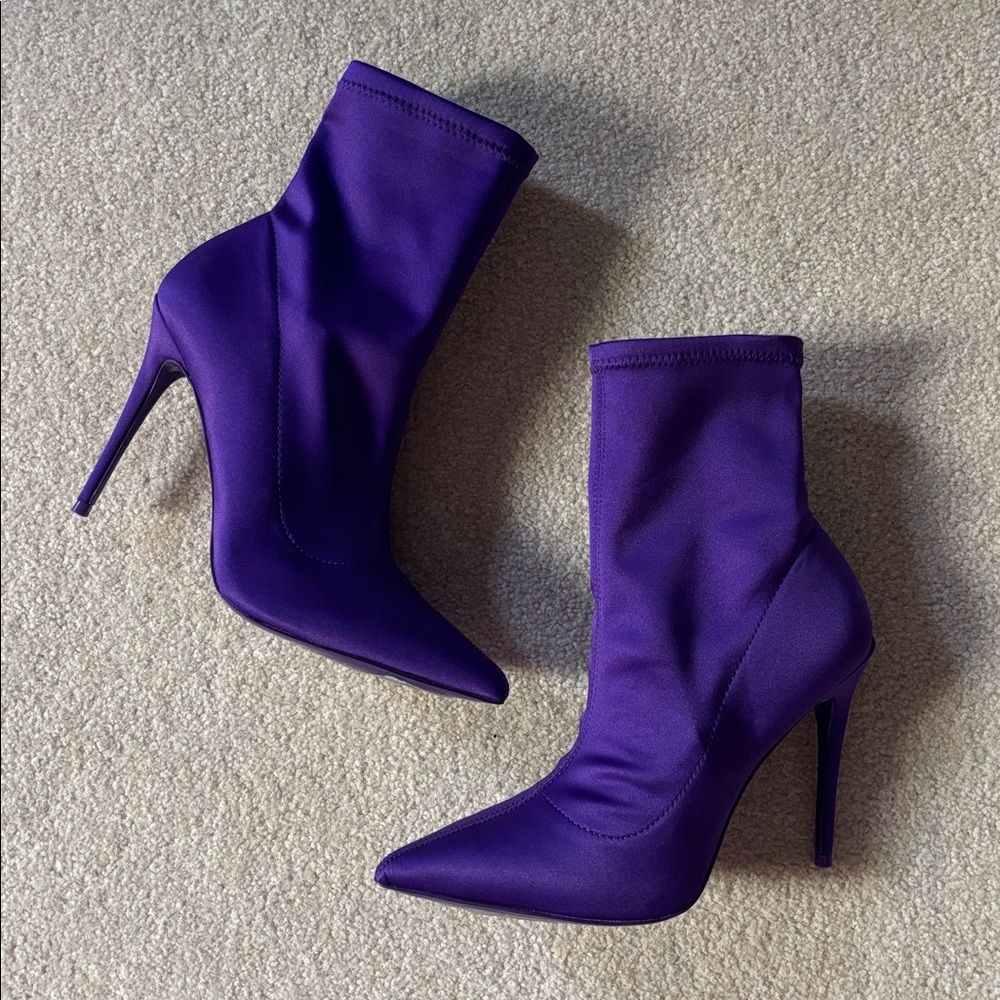 Aldo ‘Cirelle’ purple satin sock booties